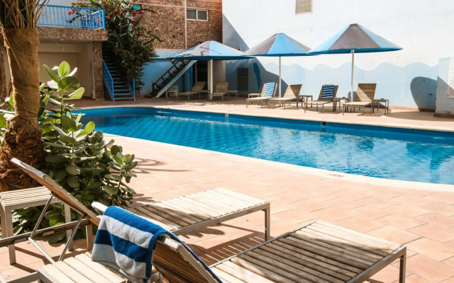 Mina Hotel