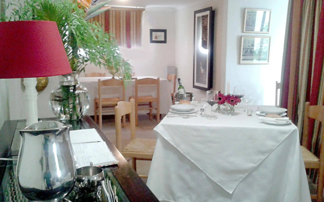 Riverbend Country House
