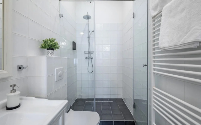 Central Luxury Apartment