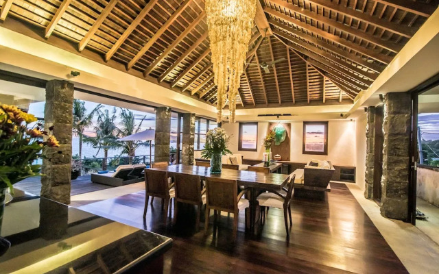 Absolute Cliff Front Pandawa Beach Villa