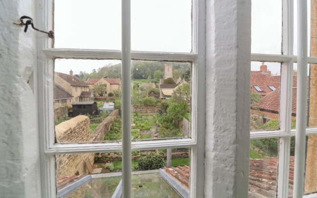 Two Towers Cottage