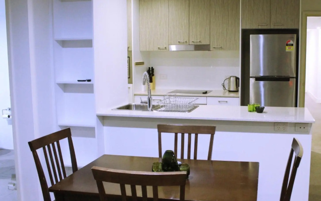 Tranquil, Relaxing Forrest Style Apartment - Braddon CBD – Kitchen – Tuggeranong