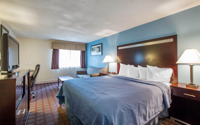 Quality Inn Near Mammoth Mountain Ski Resort