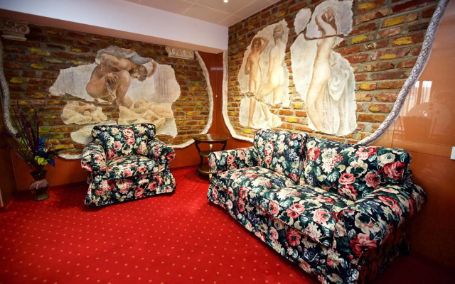 Grand Pier Hotel Old Town