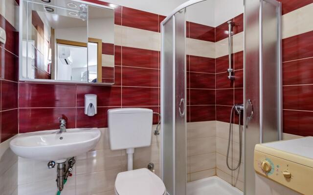 Stylish Holiday Home in Banjole With Swimming Pool