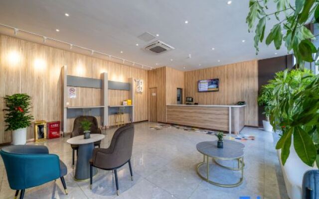Zhibo Hotel (Shanghai Jiayi Road Subway Station)