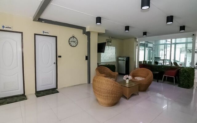 曼谷奈达普威特酒店(Nida Rooms Prawet 681 Proerty)