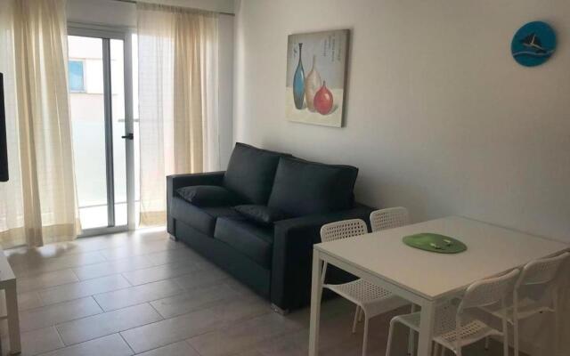 COOL Apartment NEAR Beach Pool & AC 1