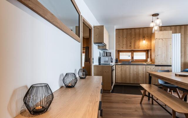 SORBUS - Contemporary Apartment in Luxury Residence