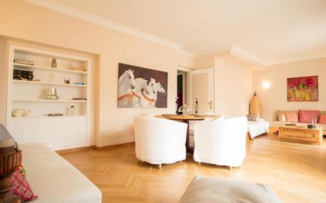 The Helios Flat
