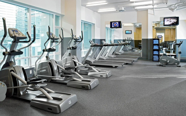 Coast Coal Harbour Vancouver Hotel by APA