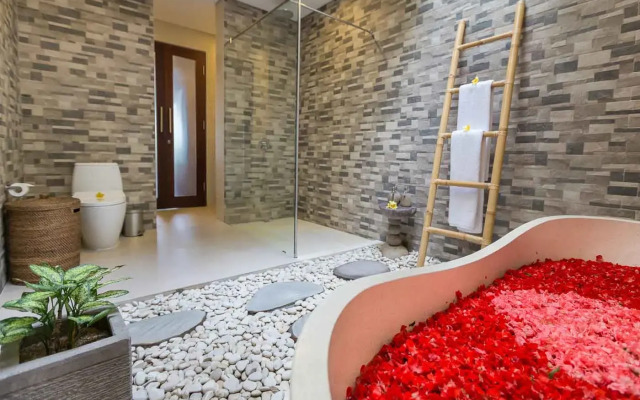 Tini Villa