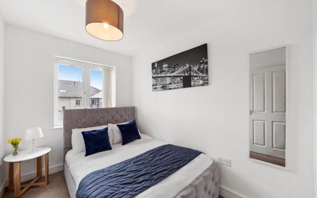 Clarendon Heights - Stylish Two-Bedroom Apartment