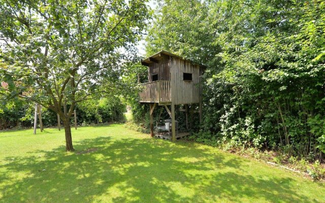Nice Flat With Sauna, Covered Terrace, Garden and Tree House for Children