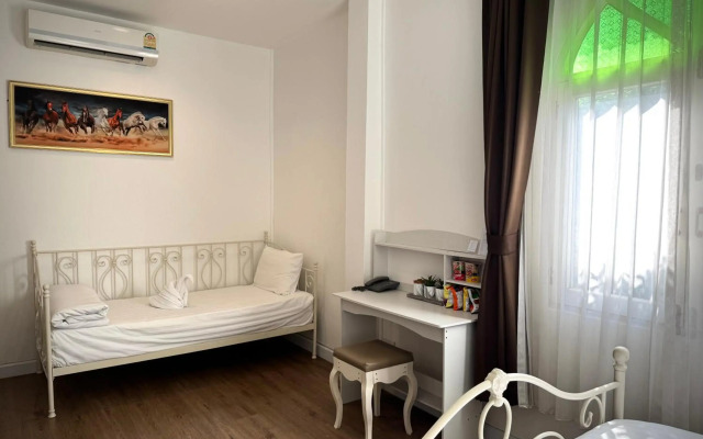 Nidhra Lanna Hotel