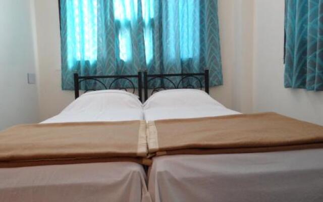 Hotel Dine 11