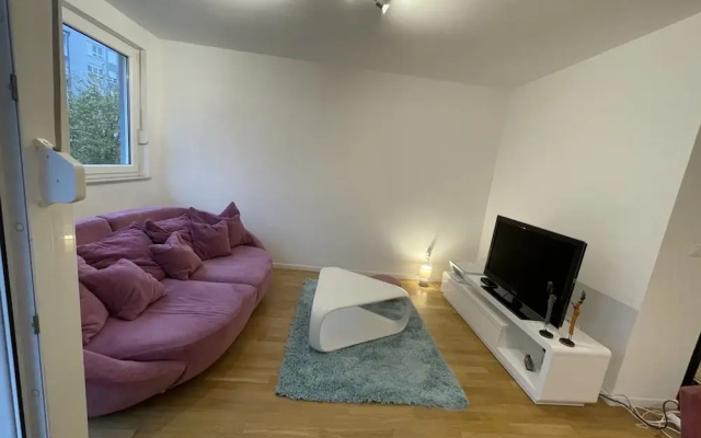 Large Modern 75m2 Flat and Free Parking