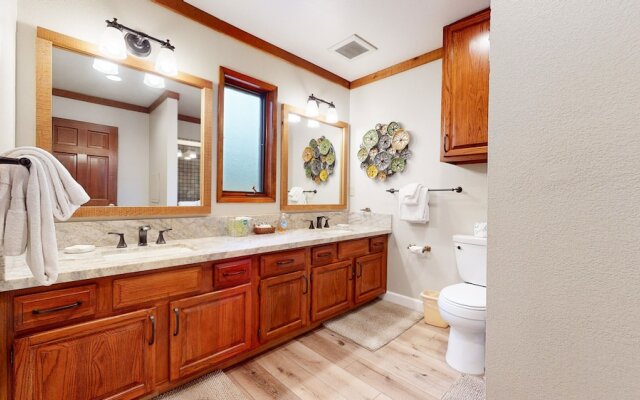 Mammoth Pines #02 - Year-round Activities!