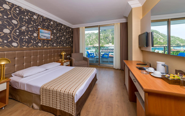 L’etoile Beach Hotel