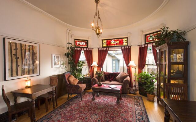 Madeleine Bed & Breakfast Inn
