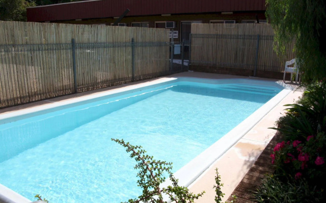 Camellia Motel