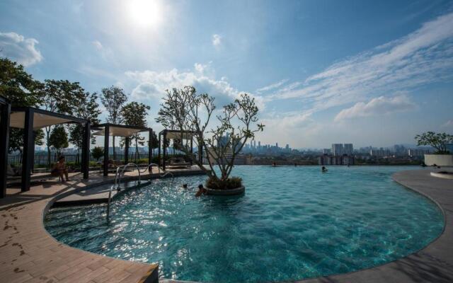 #28Blvd Professional Designer CozyHome with free parking