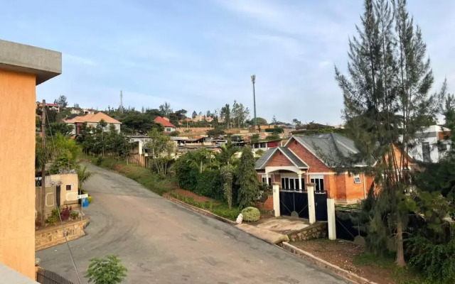 The Mugabi's Spacious Private Room