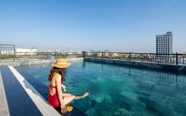 Tan Phuong Nam Hotel & Apartment