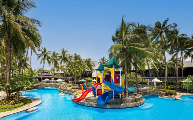 Sofitel Philippine Plaza