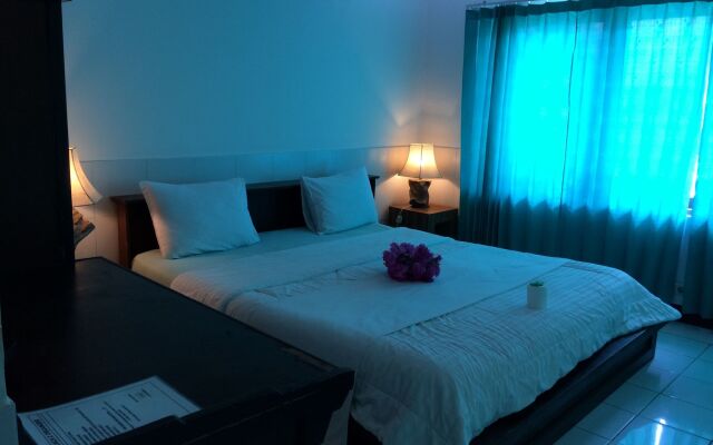 Coral Beach 2 Bungalow