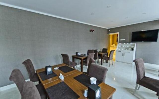 Hotel 19