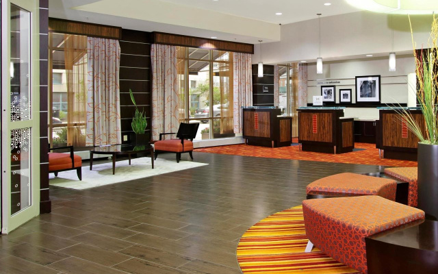 Hampton Inn & Suites Columbus-Downtown
