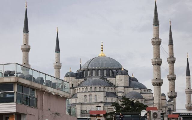 Room in Guest Room - Deluxe Double Room 4