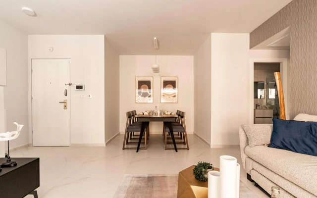 Central and Luxury New 2BR&2Bth - Private Parking