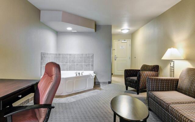 Comfort Suites near Hot Springs Park