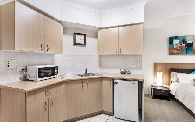 Zenith Studio Unit 3, 10 Messines Street