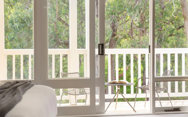 Lancemore Lindenderry Red Hill