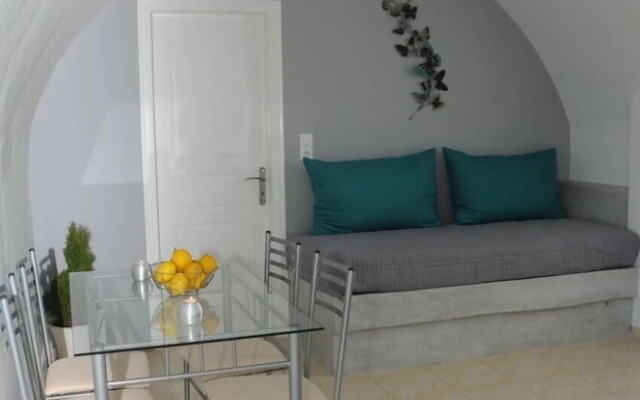 Firostefani Apartment