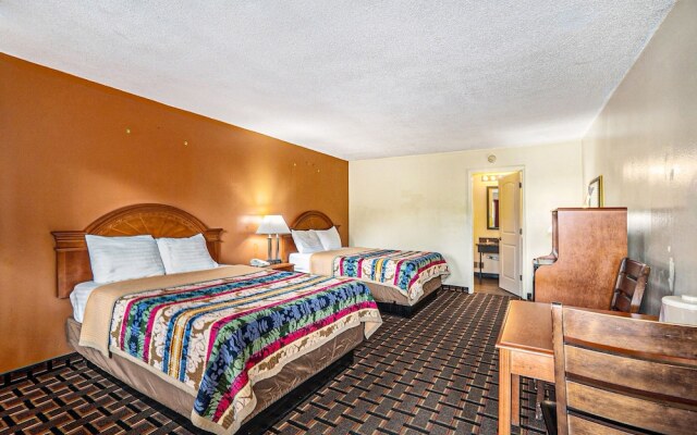 Great Lakes Inn and Suites