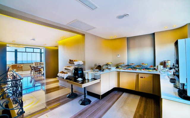 Beethoven Suit Hotel