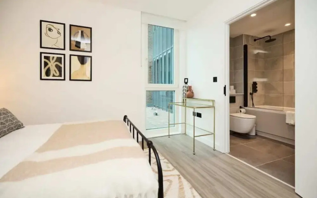 The Tottenham Hale Crib - Trendy 2bdr Flat With Balcony
