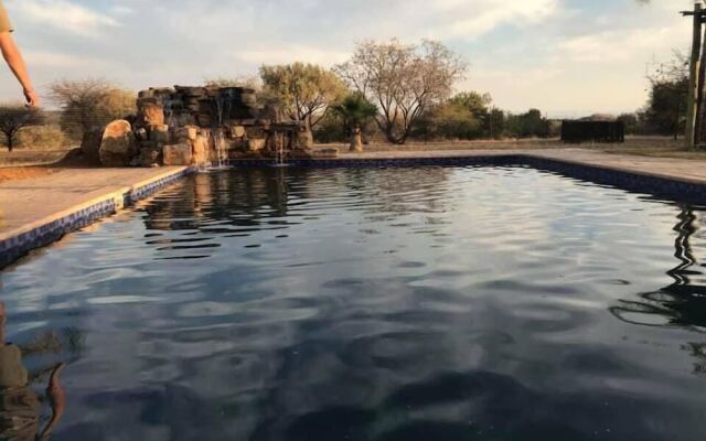 Unathi Game Lodge