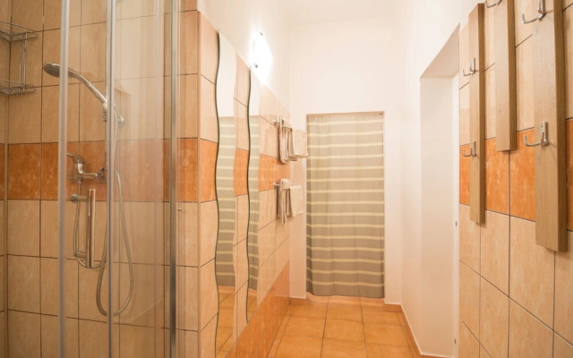 2 Bedroom Home near Prague Castle