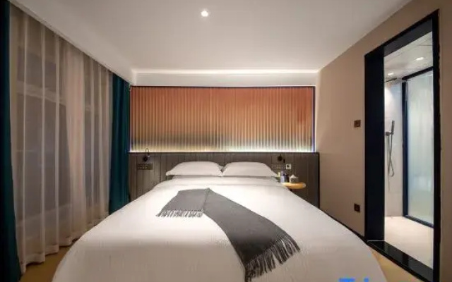 Yanji ShiZi Hotel