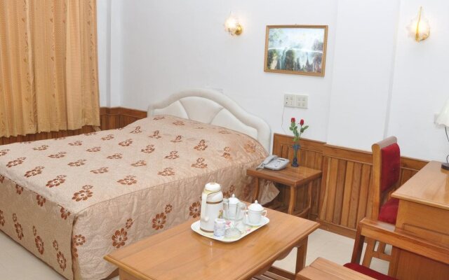 Golden Star Hotel