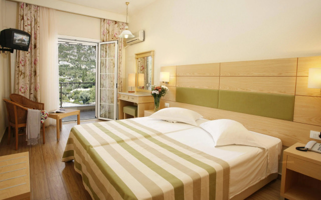 Akrotiri Beach Resort Hotel - Adults friendly