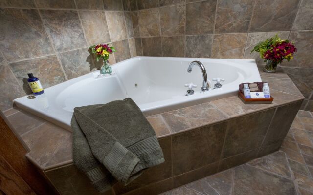 Country Willows Inn and Estate