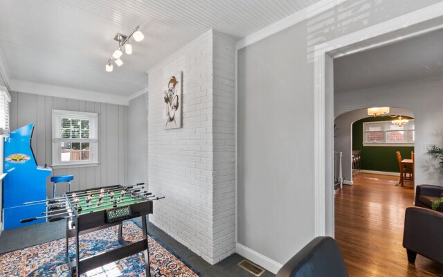 Massive 5BR Historic CozySuites House