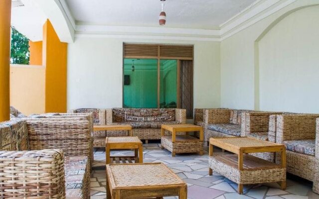 Tropical Suites Hotel