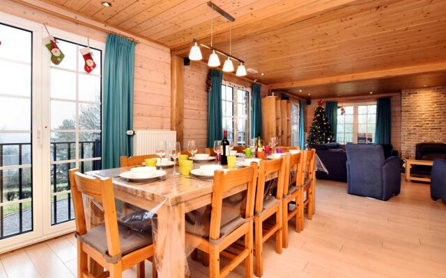 Luxurious chalet in Septon with sauna
